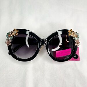 *BETSEY JOHNSON* Women's Garden Party Round Sunglasses